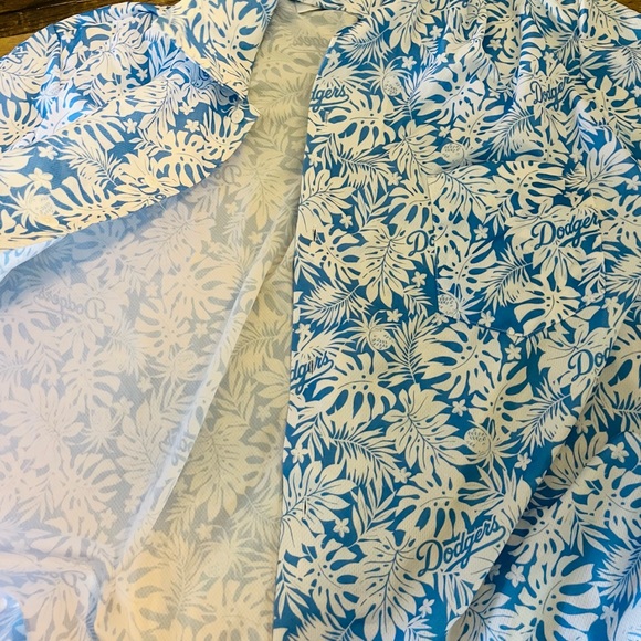 COPY - Dodger shirt - Picture 5 of 9